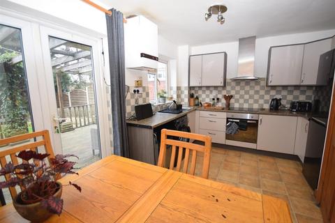 2 bedroom end of terrace house for sale, Woodside Gardens, Ravenshead, Nottinghamshire, NG15