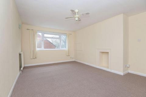 2 bedroom maisonette for sale, Sutton Road,  Newbury,  RG14