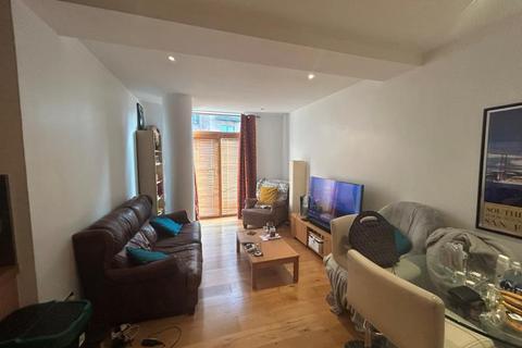 2 bedroom apartment to rent, Trinity Gate, Guildford GU1