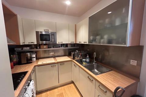 2 bedroom apartment to rent, Trinity Gate, Guildford GU1
