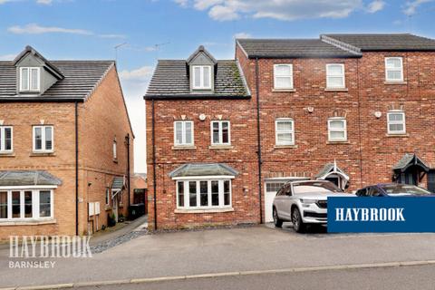 4 bedroom townhouse for sale, Daycroft, Monk Bretton