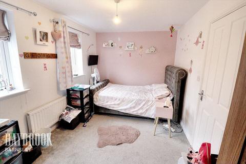 8 Daycroft, Barnsley, S71 5SE