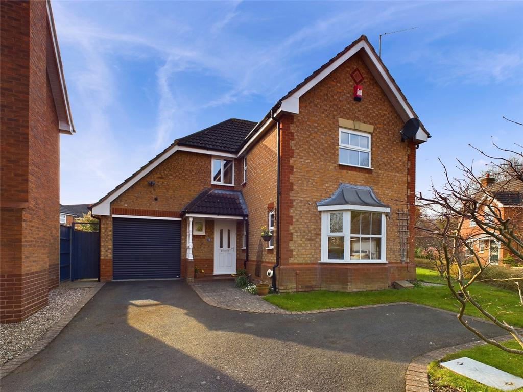 Walmer Crescent, Worcester... 4 bed detached house for sale £390,000