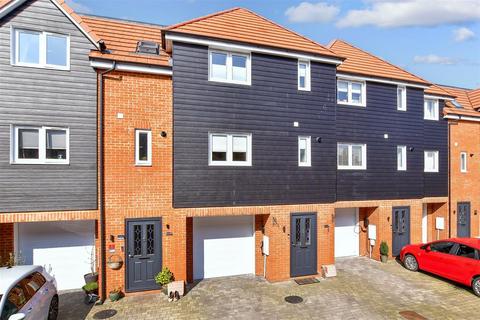 3 bedroom townhouse for sale, High Street, New Romney, Kent