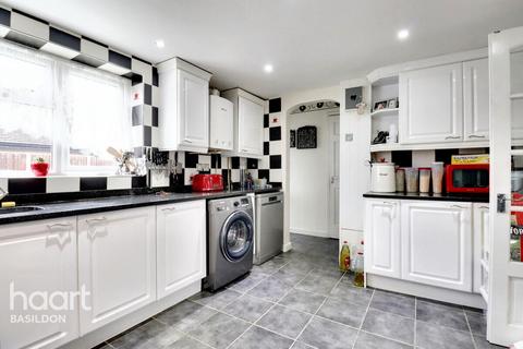 4 Ashfields, Pitsea, Basildon, SS13 1HX