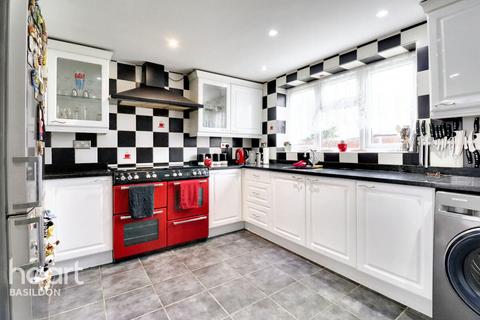 4 Ashfields, Pitsea, Basildon, SS13 1HX