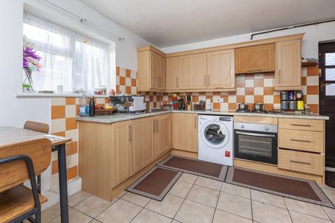 3 bedroom terraced house for sale, Chatfield, Slough SL2
