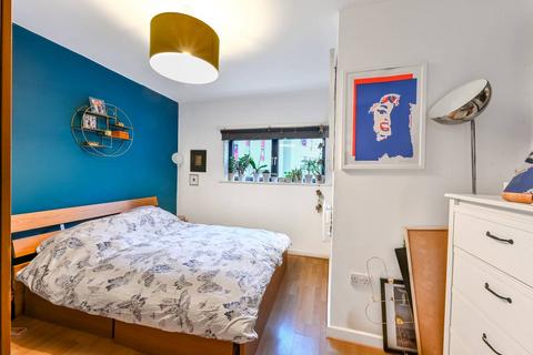 1 bedroom flat for sale, Ashburton Triangle, Islington, London, N5