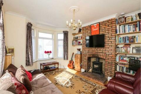 3 bedroom end of terrace house for sale, St Pauls Road, Luton LU1