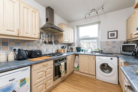 2 bedroom flat for sale, Walkergate, Otley, West Yorkshire, LS21