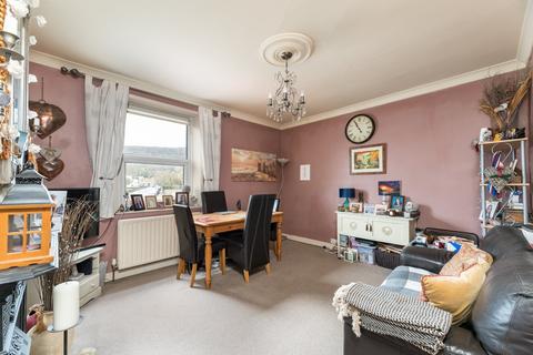 2 bedroom flat for sale, Walkergate, Otley, West Yorkshire, LS21