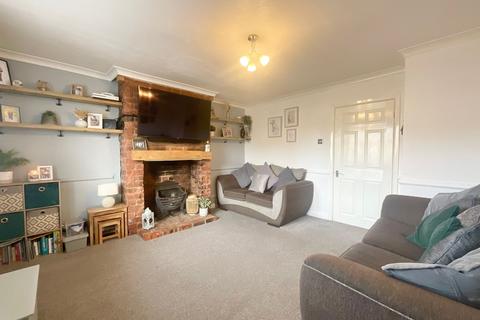 2 bedroom end of terrace house for sale, North Avenue, Stafford, ST16