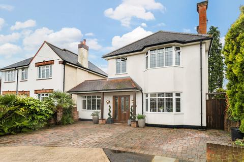 3 bedroom detached house for sale - The Hermitage, North Uxbridge, Middlesex