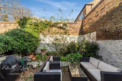 11 Trinity Grove, London, SE10 8TE