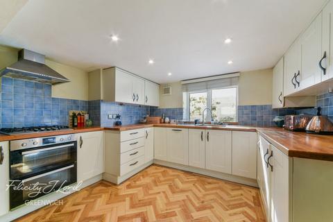 11 Trinity Grove, London, SE10 8TE