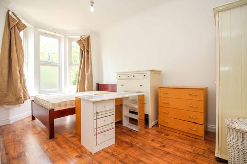 5 bedroom end of terrace house to rent, Lyttelton Road, Leyton E10
