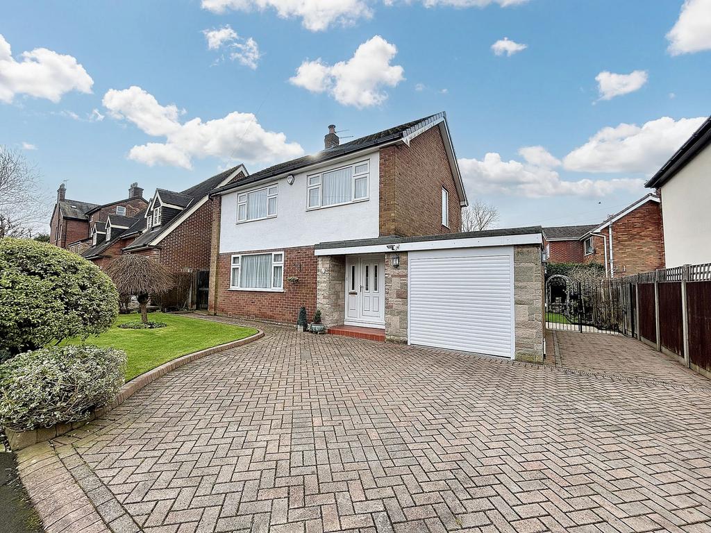 Beatrice Road, Manchester M28 3 bed detached house for sale £545,000