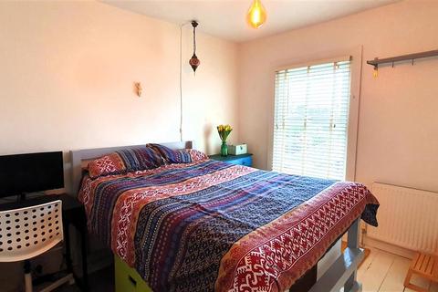 279 Staines Road, Feltham, TW14 9HF