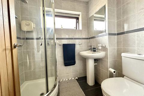 10 Bankview, Lymington, SO41 8YG
