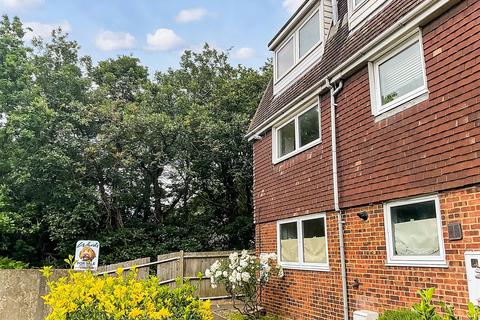 17 Thorne Close, Erith, DA8 1EU