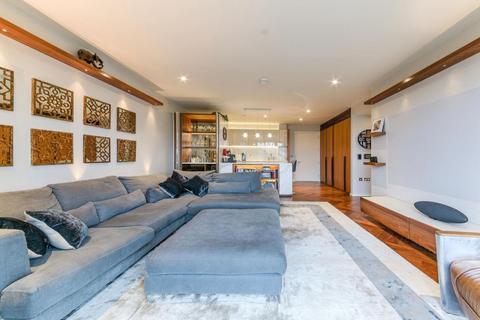2 bedroom apartment to rent, Ambassador Building, Embassy Gardens, London, SW11