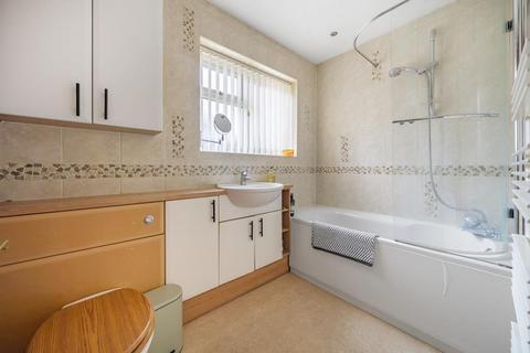 8 Abbotts Close, Aylesbury, HP20 1HZ