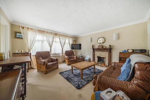 8 Abbotts Close, Aylesbury, HP20 1HZ