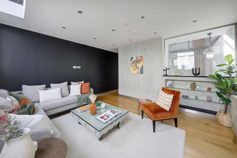 2 bedroom flat for sale, Portobello Road, London