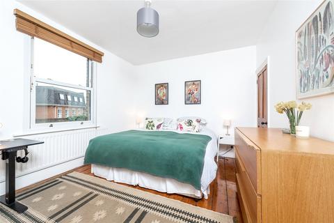 7 Grove Footpath, Surbiton, KT5 8AT