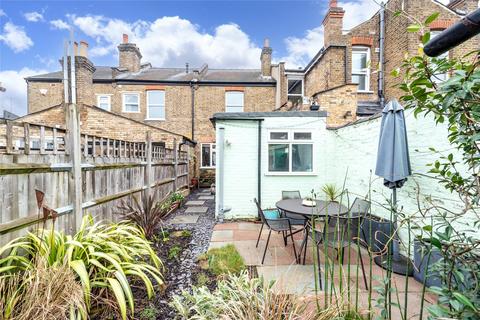 7 Grove Footpath, Surbiton, KT5 8AT