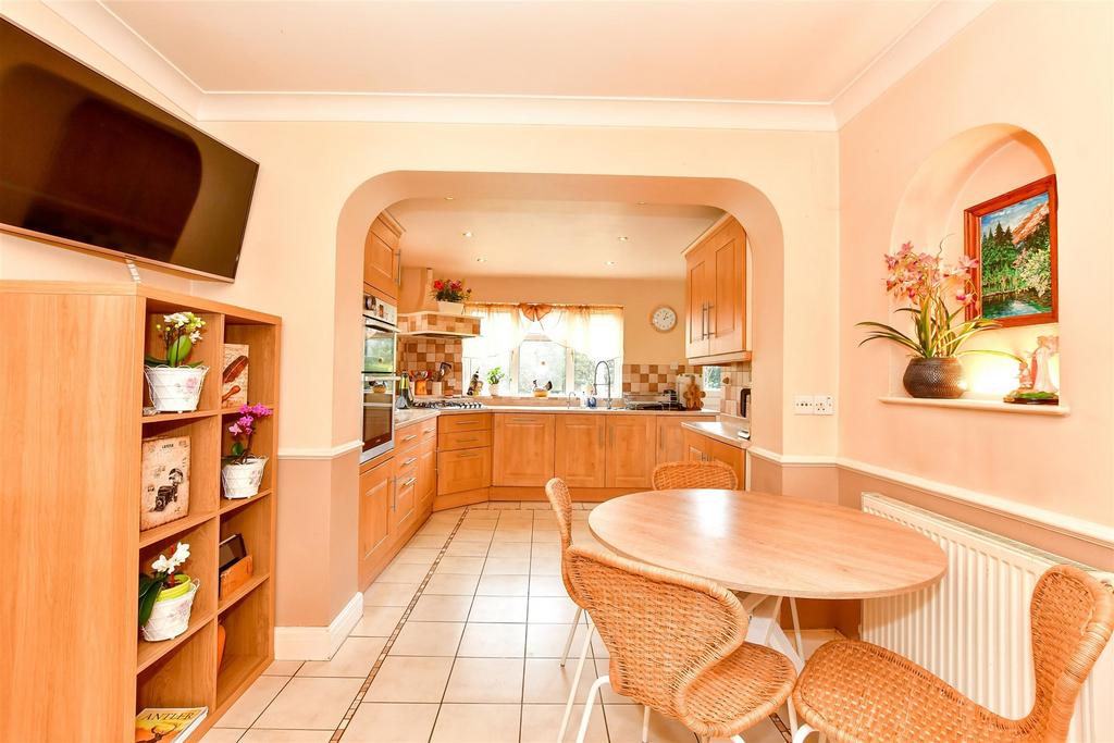 Buckhurst Hill, Buckhurst Hill, Essex 6 bed semidetached house for