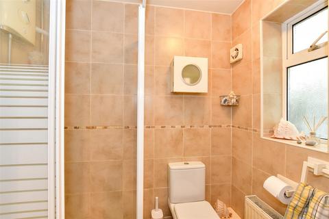 142 Forest Edge, Buckhurst Hill, IG9 5AD