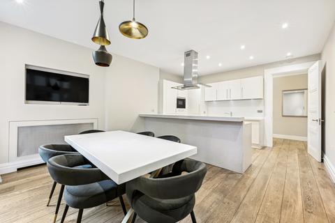 3 bedroom flat to rent, Dunraven Street, Mayfair, London