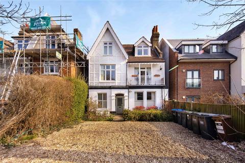 3 bedroom flat for sale, Auckland Road, South Norwood, London, SE19