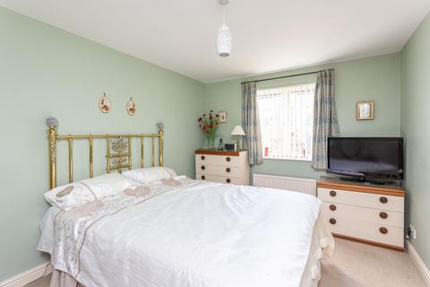 2 bedroom retirement property for sale, St. Marys Mead, Witney OX28