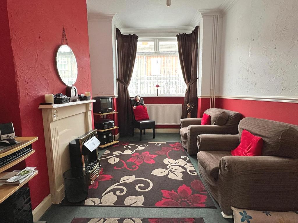 Fairmont Road, Grimsby, DN32 3 bed terraced house for sale £70,000