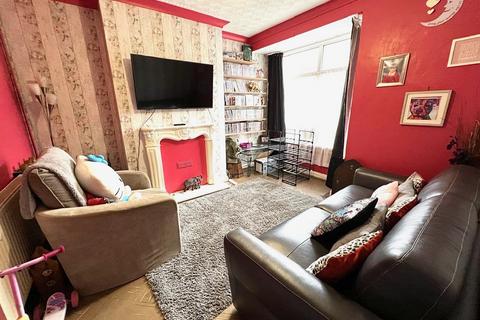 3 bedroom terraced house for sale, James Street, Grimsby, DN31