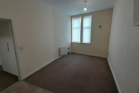 1 bedroom flat to rent - 77 Kirby Road, WF9
