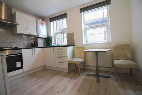 3 bedroom flat to rent - Boston Road, Hanwell