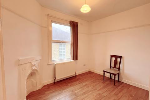 2 bedroom maisonette for sale, Highshore Road, London SE15