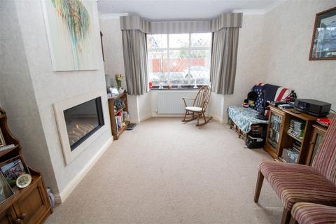 3 bedroom semi-detached house for sale - Meadow Grove, Solihull B92