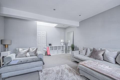 2 bedroom apartment to rent, Eton, Windsor SL4