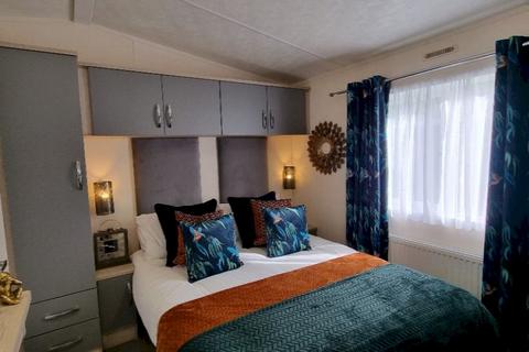 2 bedroom lodge for sale, 'The Firs', Gilfachrheda SA45