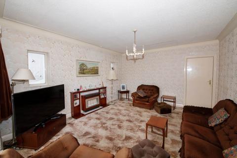 2 bedroom bungalow for sale - Moor End Avenue, Salford