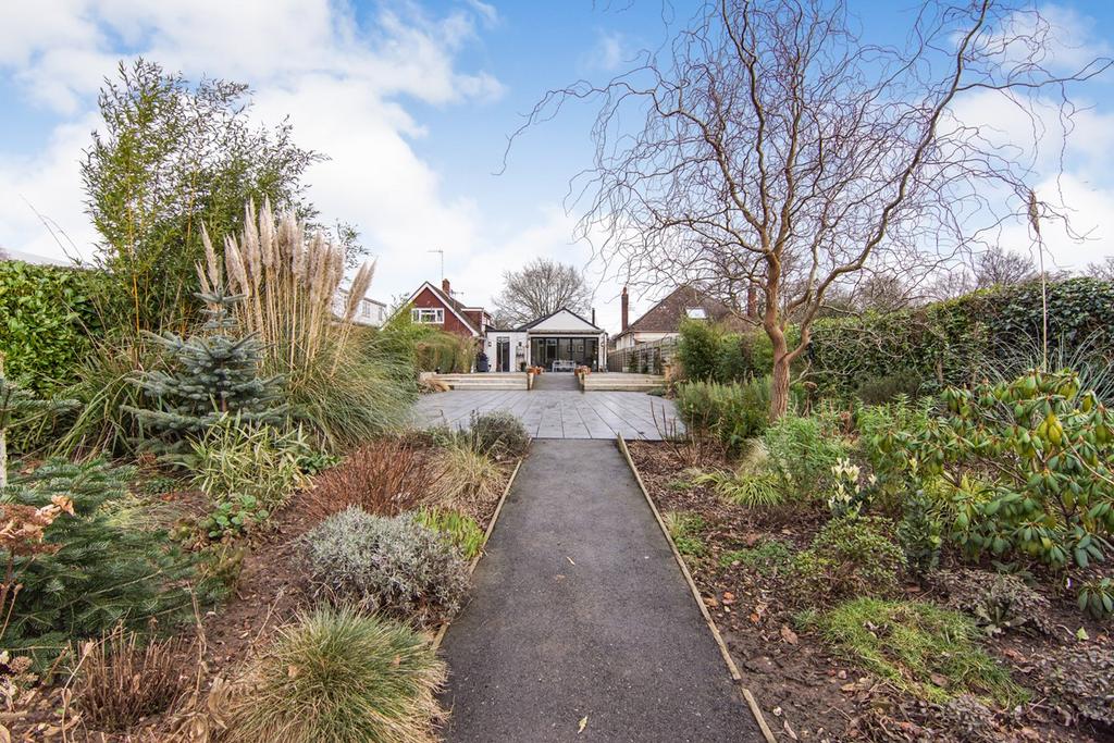 Wall Hill Road, Coventry CV5 3 bed detached bungalow £670,000