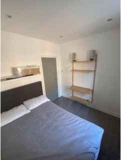 4 bedroom apartment to rent, Kings Avenue, London, SW4
