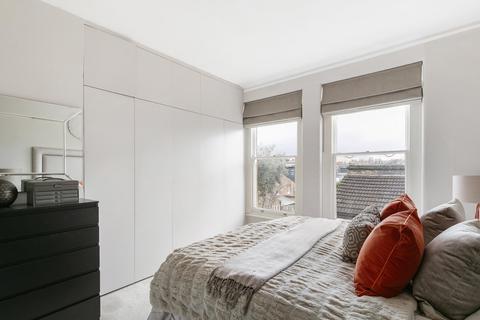2 bedroom flat for sale, New Kings Road, London, SW6.