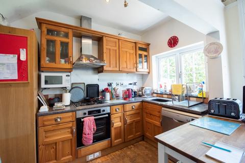 4 bedroom semi-detached house for sale - Hale Grove Gardens, Mill Hill, NW7