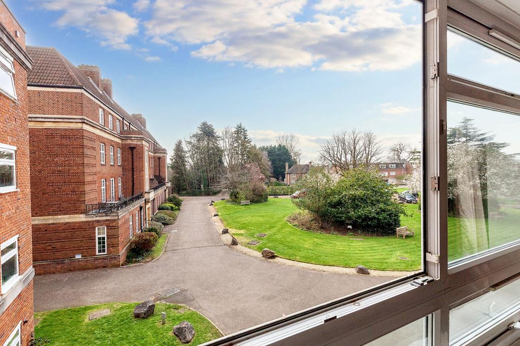 Woodstock Close, Oxford, OX2 2 bed apartment for sale £350,000