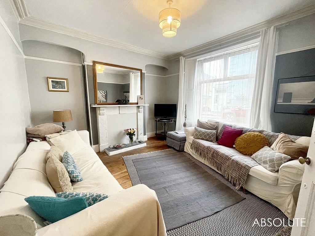 Warren Road, Torquay, TQ2 3 bed terraced house for sale £225,000